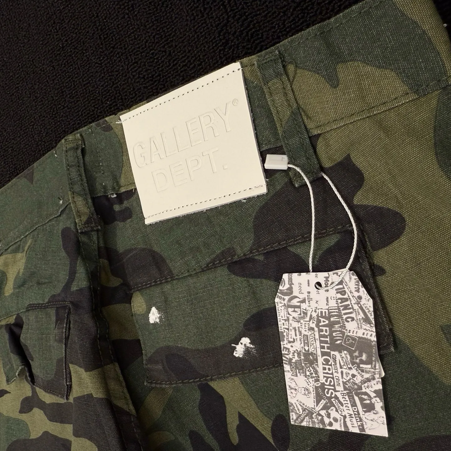 P240 model number: D378 GALLERY DEPT. ss25 limited camouflage splicing printed bootcut jeans Size: 28, 30, 32, 34, 36 (S-XXL) Color: Camouflage Size reference: Pants length 100 102 104 106 106 Waist 72 76 80 84 88 Recommended weight S (about 110 pounds) M (about 120 pounds) L (about 140 pounds) XL (about 165 pounds) XXL (about 185 pounds)